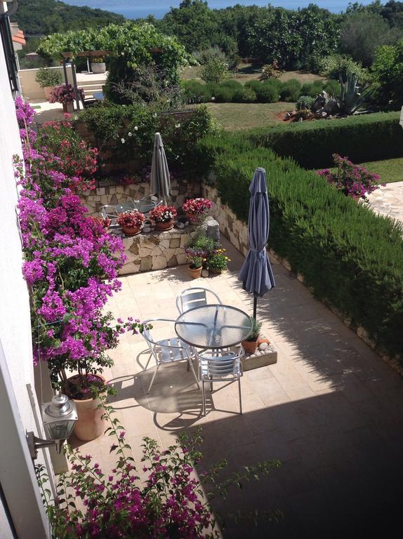 Apartments Villa Ina Брсеч Экстерьер фото